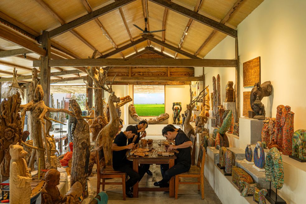 Interior view of Lang Cui Lu’s woodworking studio and driftwood sculpture museum.